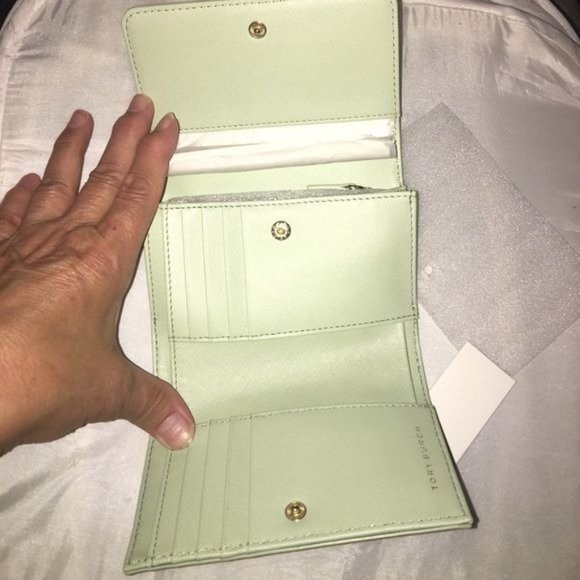 Tory Burch Mint Julip Robinson Floral Wallet NEW - Picture 4 of 5